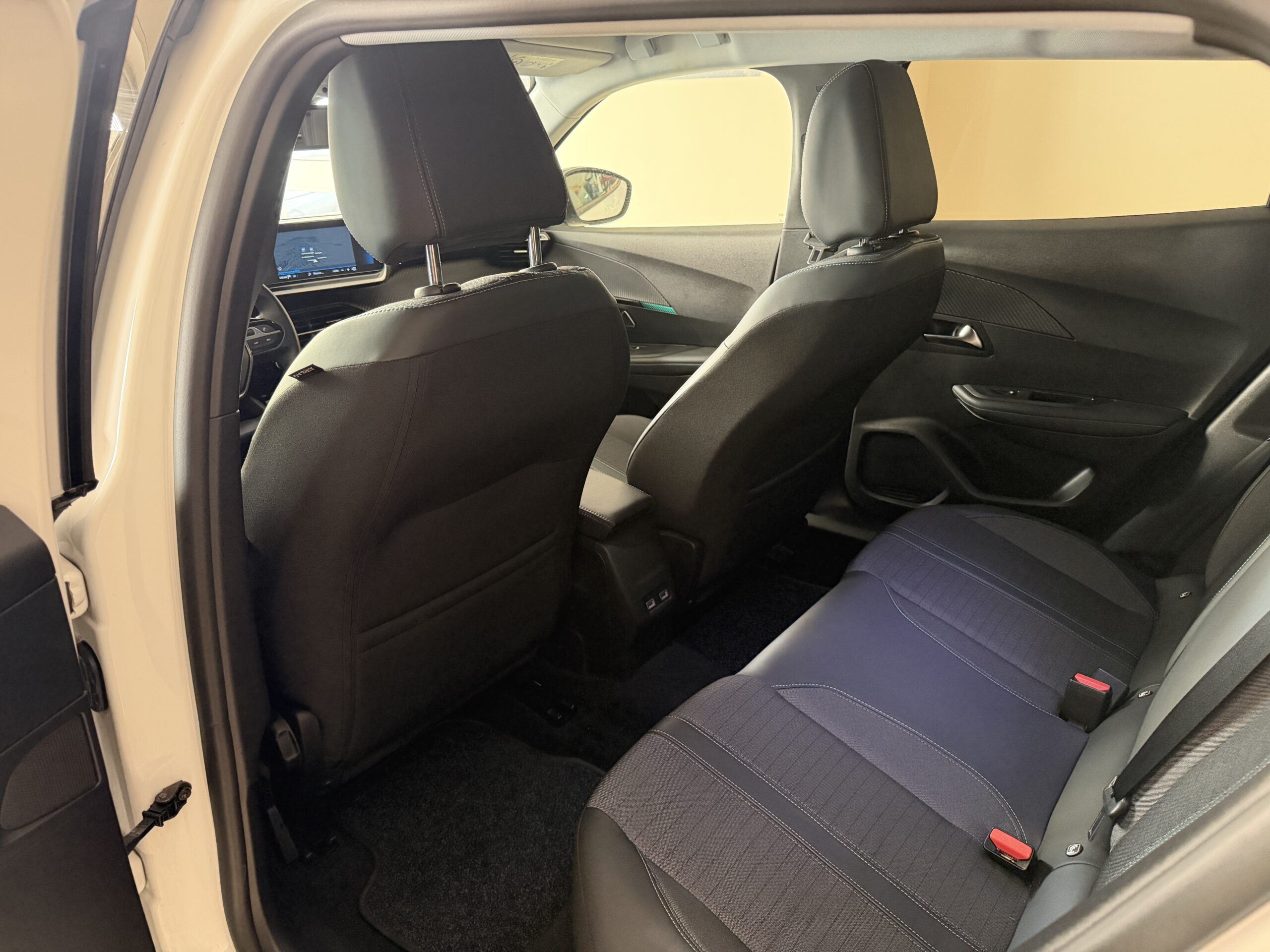  Peugeot 2008 BlueHDi 110 S&S Allure Pack full 