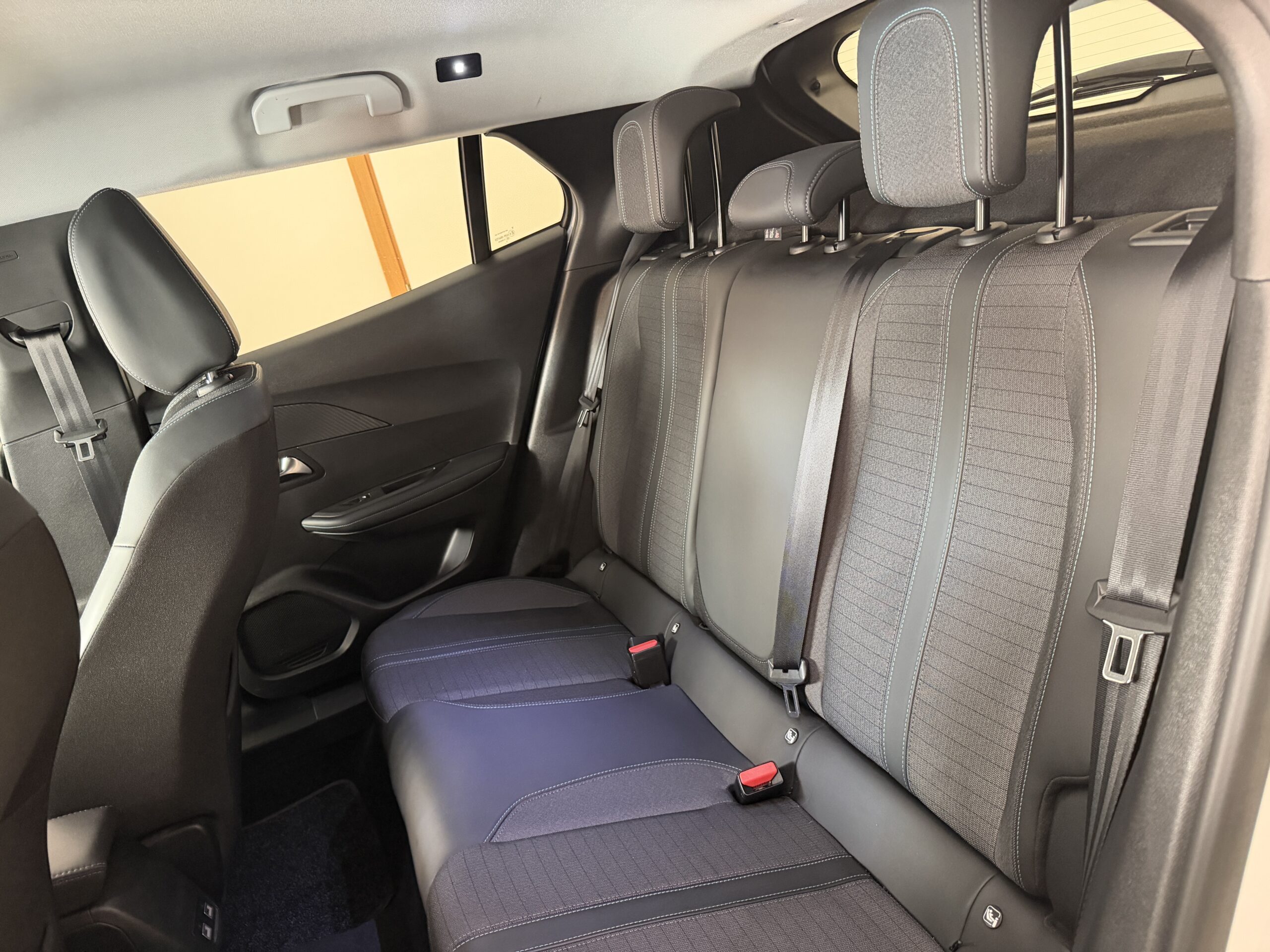  Peugeot 2008 BlueHDi 110 S&S Allure Pack full 
