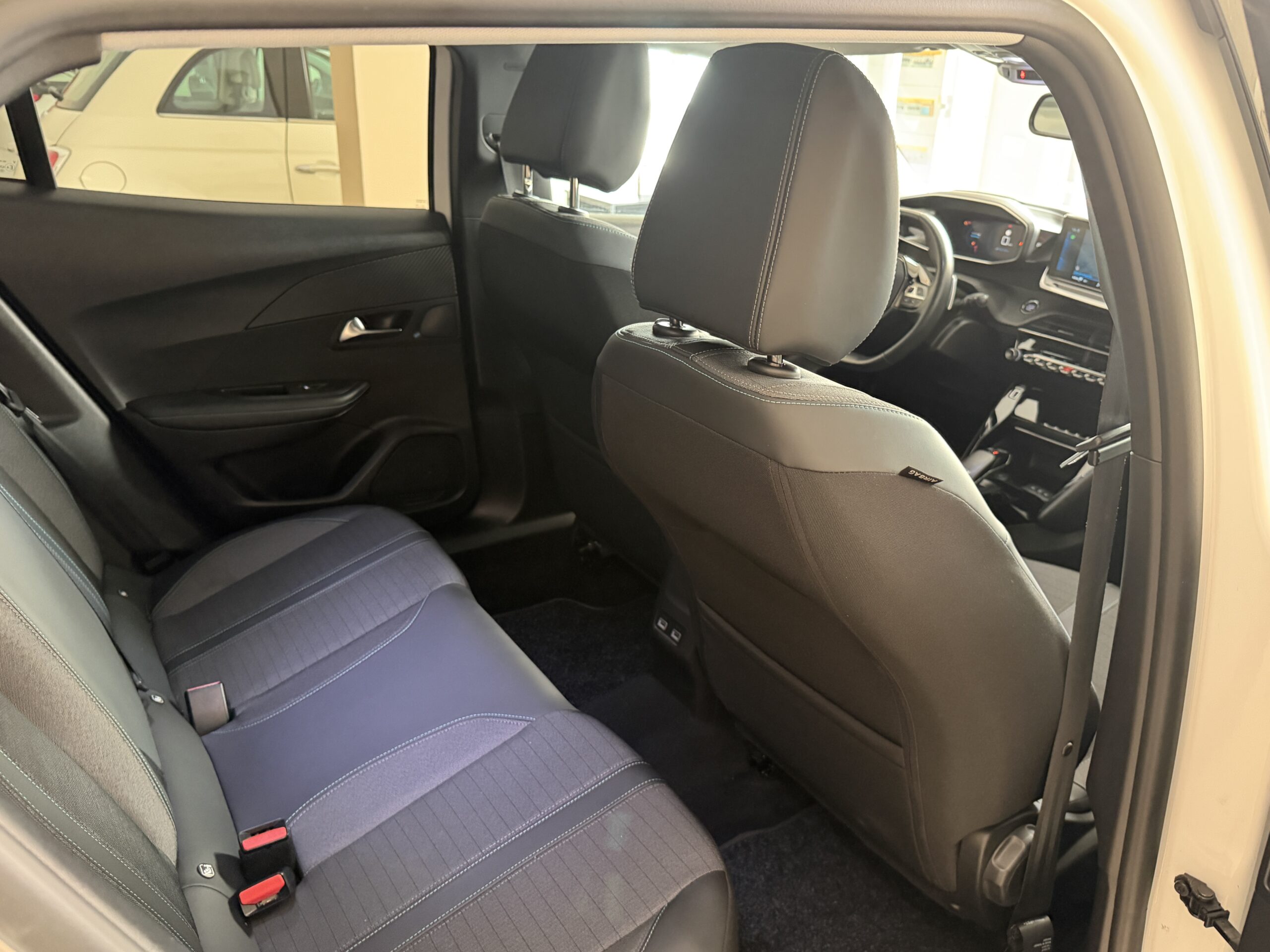  Peugeot 2008 BlueHDi 110 S&S Allure Pack full 