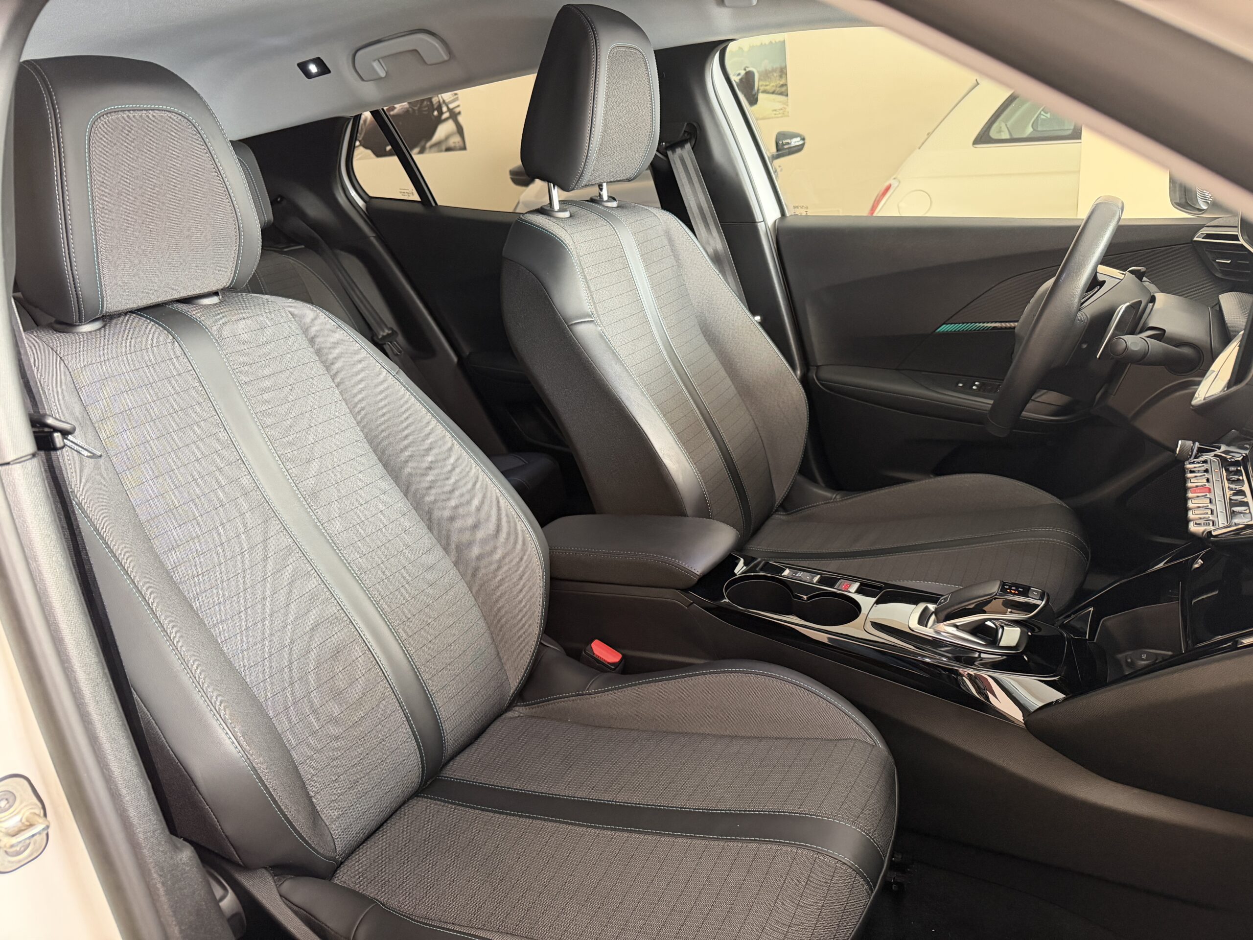  Peugeot 2008 BlueHDi 110 S&S Allure Pack full 